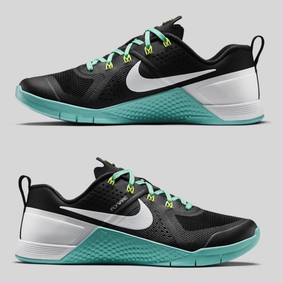 Nike Shoes - Nike Metcon 1 Flywire